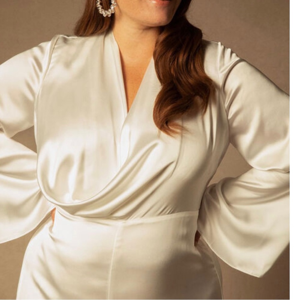 NWT Bridal by ELOQUII Flare
Sleeve Jumpsuit